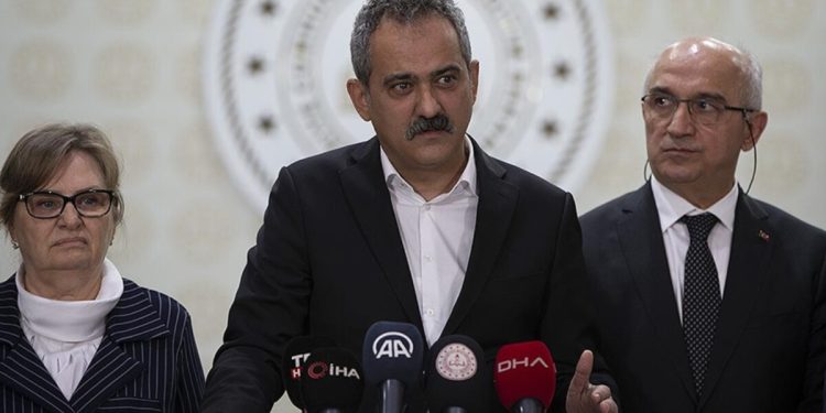 8 bin 959 depremzede öğrenci memleketine döndü