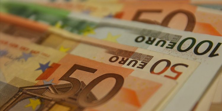 AB ve Euro Bölgesi ocakta dış ticaret açığı verdi