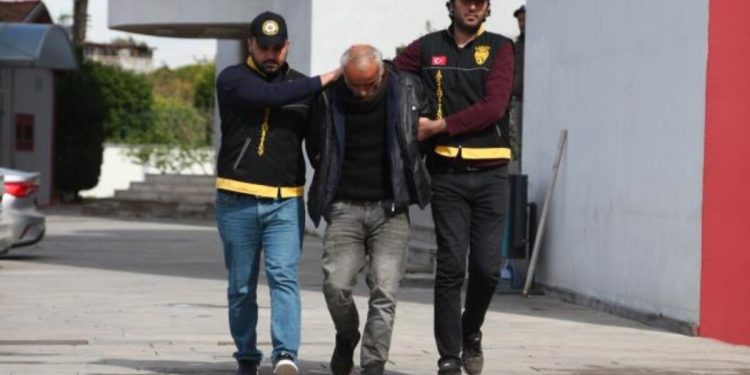 Adana’da 2 hırsızlık suçuna karışan şüpheli: Bana benziyor ama o ben değilim