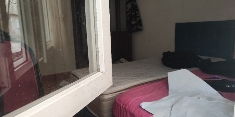 Adana’da kocası tarafından boğazı kesilen kadın öldü