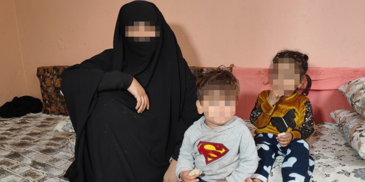 Adana’da küçük yaşta evledikten sonra kocası tarafından terk edildi: Aç sefil kaldım