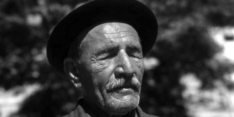 Aşık Veysel’in kaçan eşi Esma’yı hiç gördünüz mü? Güzelliğin on para etmez” demişti…