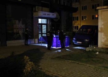 Aydın’da kızını darbeden kocasına sinirlenen kadın balkondan atladı