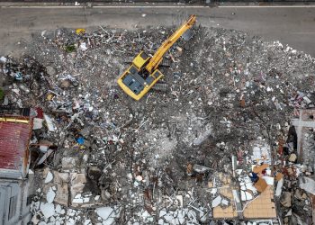 Azerbaycan, deprem bölgesinde 100 milyon dolarlık inşa faaliyeti yürütecek