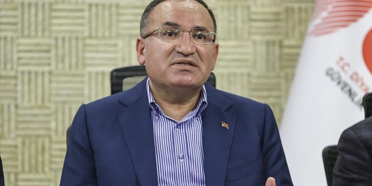 Bekir Bozdağ: AK Parti iktidarında kimse başörtüsü zulmünü hortlatamaz
