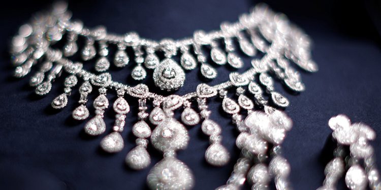 Brezilya, 3,2 milyon dolarlık mücevherleri istiyor: Bolsonaro’ya 5 gün süre verdiler