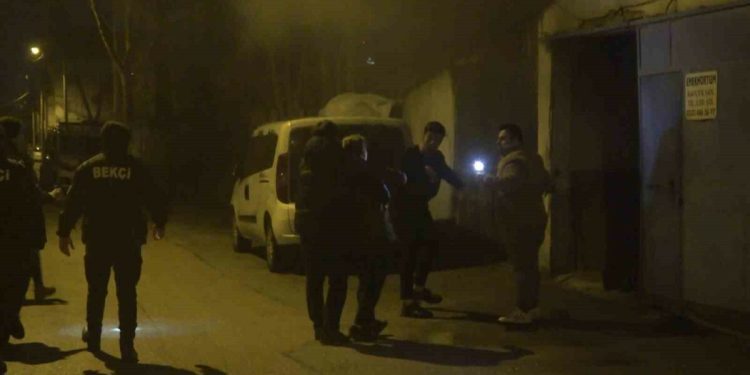 Bursa’da hurdalık alanda çıkan yangın maddi hasar oluşturdu