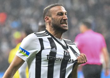 Cenk Tosun: Beşiktaş’ta devam edeceğim
