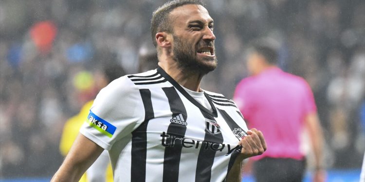 Cenk Tosun: Beşiktaş’ta devam edeceğim