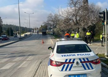 Denizli’de yaya geçidinde araç çarpan genç hayatını kaybetti
