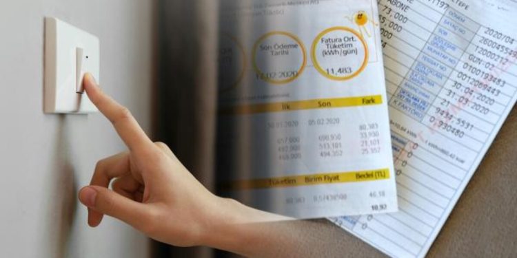 Deprem bölgesinde evi hasarlı olanların elektrik ve doğal gaz borçları silindi