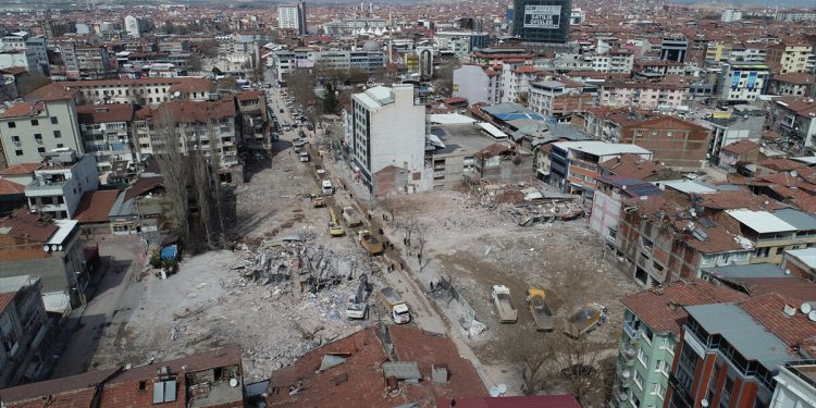 Depremin izleri siliniyor! Malatya’da yıkılan 460 binanın enkazı kaldırıldı