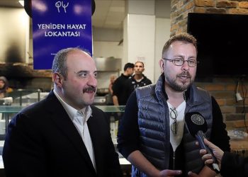 Depremzedelere uzanan dayanışma eli: Yeniden Hayat Lokantası