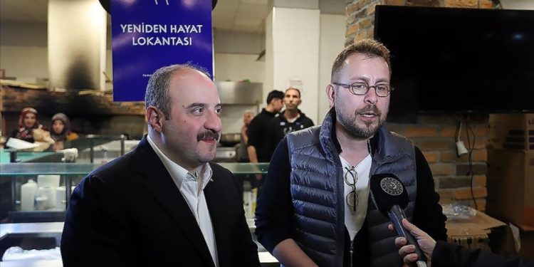 Depremzedelere uzanan dayanışma eli: Yeniden Hayat Lokantası