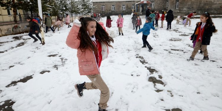 Doğu Anadolu mart ayında kara teslim oldu: Erzurum, Ardahan, Kars…
