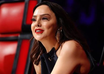 Ebru Gündeş’in sır gibi sakladığı kızı kocaman oldu! Yıllar sonra görüntülendi: “Ebru kendini doğurmuş”