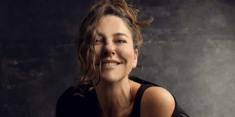 Ece Uslu, dizi izlemeye başladı