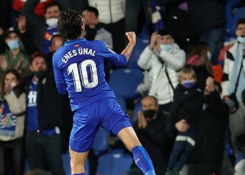 Enes Ünal, formuyla dikkatleri çekiyor