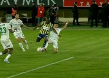 Fenerbahçe, Alanyaspor karşısında 2 penaltı kazandı