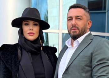 Ferdi Tayfur ve Necla Nazır’ın kızı Tuğçe Tayfur tesettüre girdi