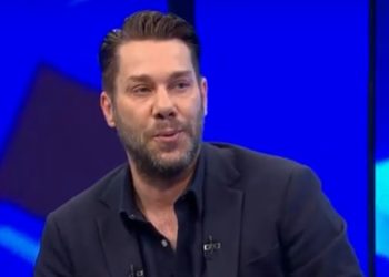 Fırat Aydınus, Mete Kalkavan’ı korudu: Arka cebinden kartı çıkaramadı