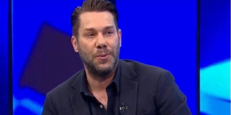 Fırat Aydınus, Mete Kalkavan’ı korudu: Arka cebinden kartı çıkaramadı