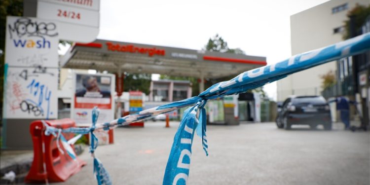 Fransa’da grevler: Akaryakıt istasyonlarının yüzde 13’ü hizmet veremiyor