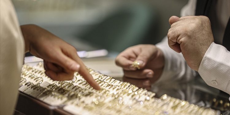 Gram altın zirvedeki yerini koruyor: Güncel altın fiyatları!