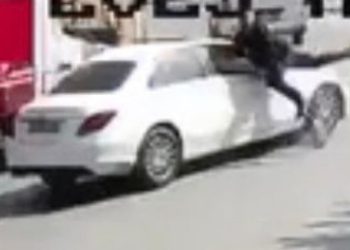 Güngören’de ters yönden giden skuter sürücüsüne otomobil çarptı: Sürücü kaçtı