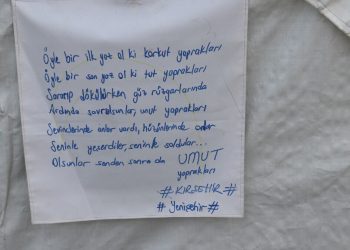 Hatay’da yardım ekiplerinin çadırlara yazdığı notlar