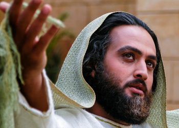 Hz. Yusuf’un başrolü Mustafa Zamani gerçek hayattaki imajıyla şaşırttı! Göz rengi bile farklı…