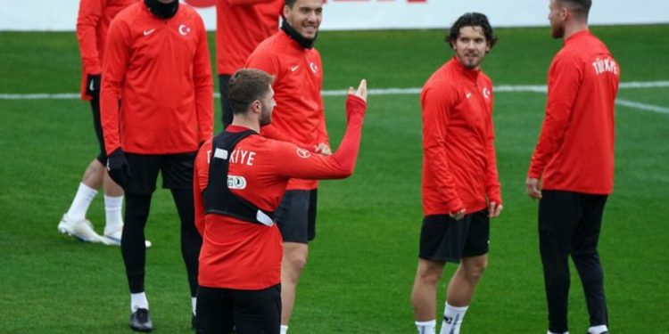 İdmana geç kalan Arda Güler ve İsmail Yüksek alkışlarla karşılandı