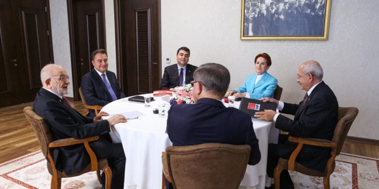 İngiliz Reuters’tan seçim analizi: 6’lı masa, dindar olmayan bir Türkiye sözü veriyor