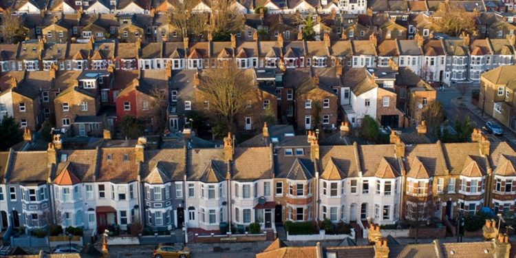 İngiltere, konutların enerji verimliliğini artırmak için yatırım yapacak