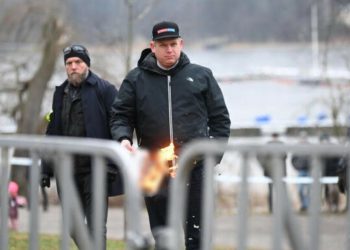 İslam düşmanı Rasmus Paludan bir kez daha Kur’an-ı Kerim’i hedef aldı