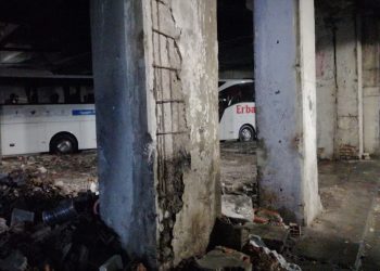 İstanbul depremine uyarı! İstanbul Otogarı’nın demirleri görüldü..