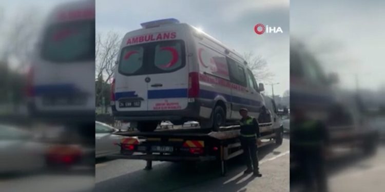 İstanbul’da belediyenin hasta taşıyan ambulansı haczedildi