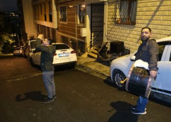 İstanbul’da ramazan davulcuları ilk sahurla birlikte göreve başladı