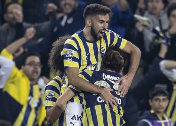 Jorge Jesus, Diego Rossi’yi santrfor oynatacak