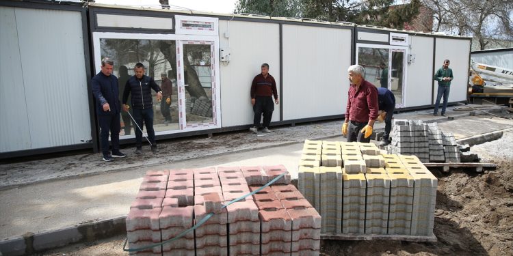 Kahramanmaraş’ta 140 prefabrik iş yerinden oluşan çarşı kuruluyor