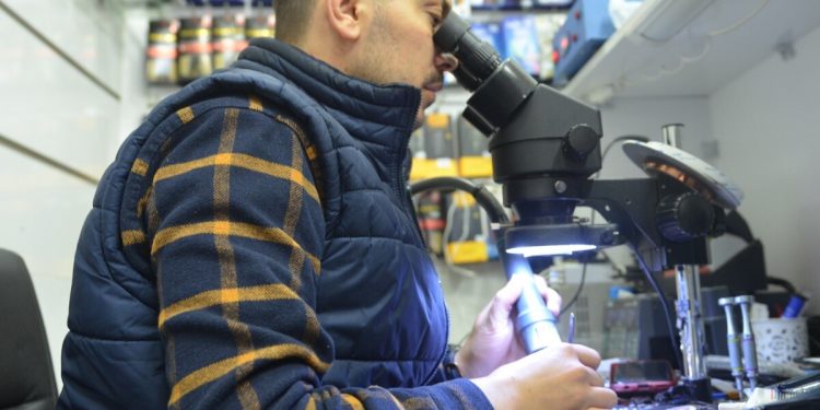Kahramanmaraş’ta deprem sonrasında teknik servislerin işi yoğunlaştı! Tamir talebi arttı