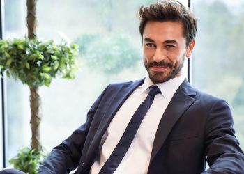 Kraliçe’nin Ateş’i Gökhan Alkan’ın eski nişanlısı Yasak Elma’dan çıktı! “Gerçek kraliçeyi bırakmışsın”