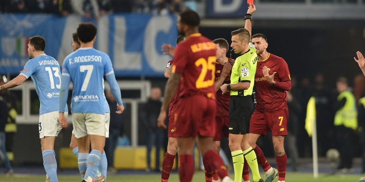 Lazio ezeli rakibi Roma’yı tek golle geçti