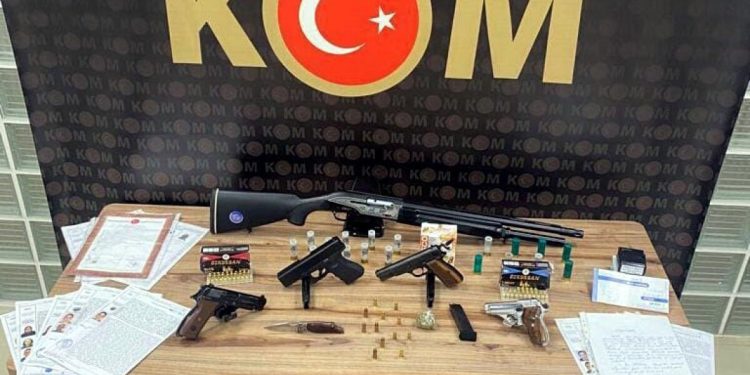 Manisa’da suç örgütüne operasyon: 7 gözaltı