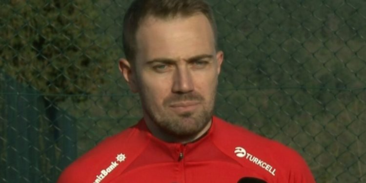 Mert Günok: Takım olarak hedefimiz Almanya