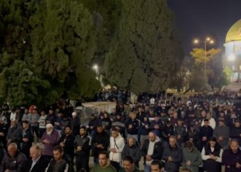 Mescid-i Aksa’da ilk teravih