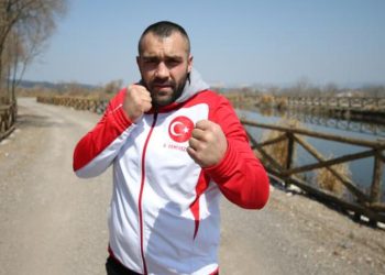 Milli boksör Ali Eren Demirezen, ringlere küstü