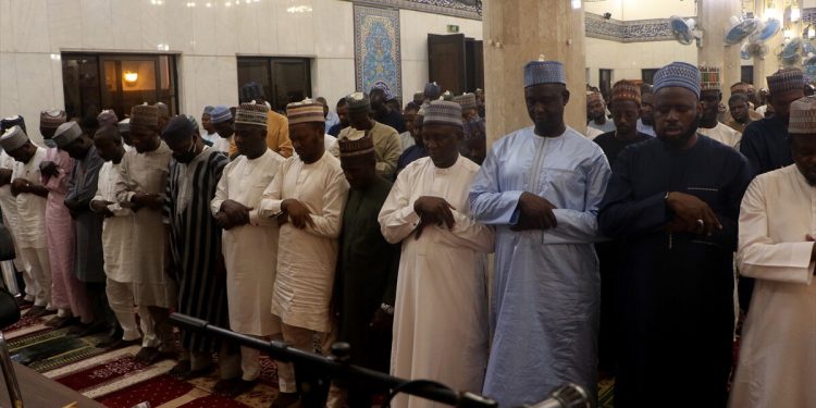 Nijerya’da ilk teravih namazı: Türkiye’ye dua ettiler