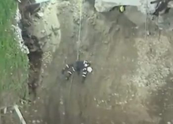 Peru’da heyelan! Polis memurunun üzerine derin dondurucu düştü