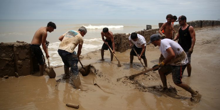 Peru’da Yaku Kasırgası’nın yol açtığı sellerde 65 kişi hayatını kaybetti